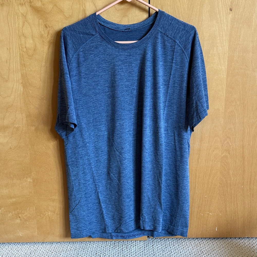 lululemon men’s metal vent tech t-shirt